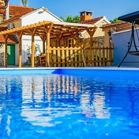 Hotell Antonio With Pool 4*